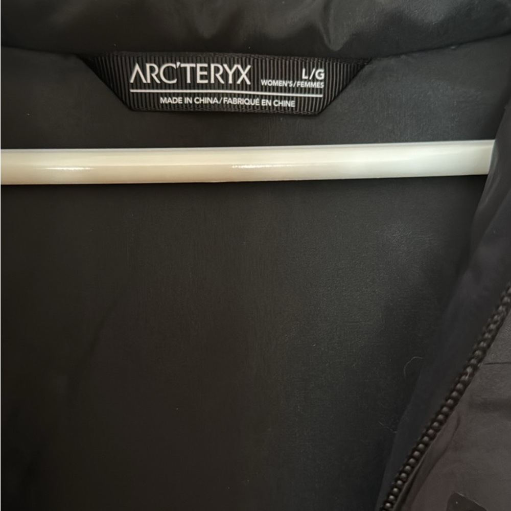 Arc'teryx Women's black Ski Jacket - Picture 6 of 6